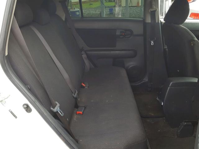 JTLKE50E581004140 - 2008 TOYOTA SCION XB Weiß Foto 6