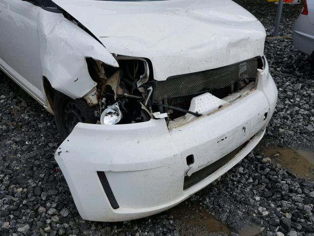 JTLKE50E581004140 - 2008 TOYOTA SCION XB Weiß Foto 9
