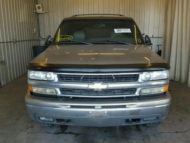 1GNEK13T91J273503 - 2001 CHEVROLET TAHOE TAN photo 9