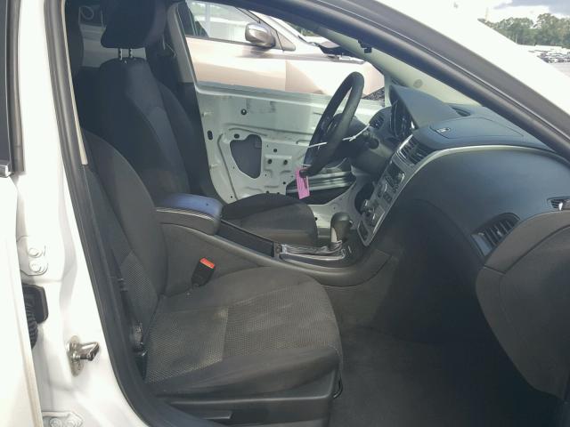 1G1ZC5E12BF234436 - 2011 CHEVROLET MALIBU 1LT WHITE photo 5