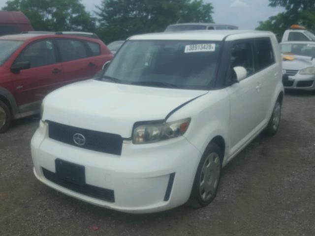 JTLKE50E281050783 - 2008 SCION XB WHITE photo 2