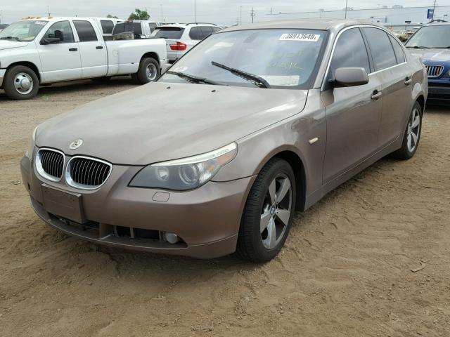 WBANF73507CU28225 - 2007 BMW 530 XI Brązowy zdjęcie 2