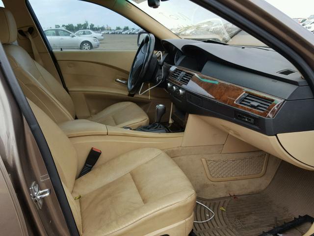 WBANF73507CU28225 - 2007 BMW 530 XI Brązowy zdjęcie 5
