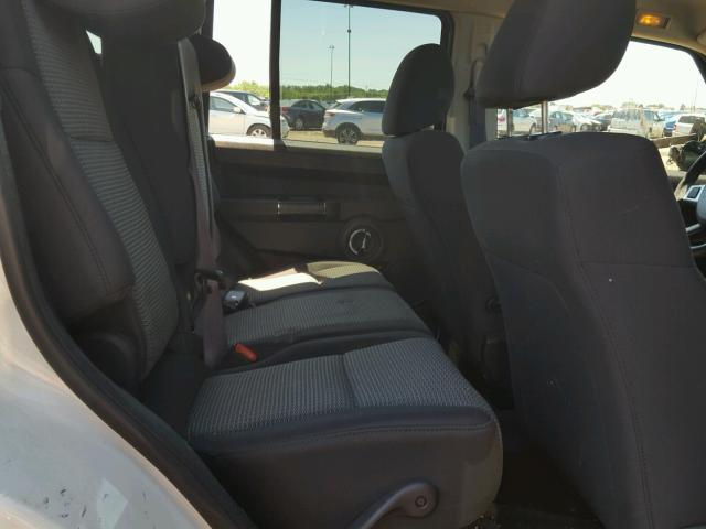 1J4RH4GKXAC115665 - 2010 JEEP COMMANDER WHITE photo 6