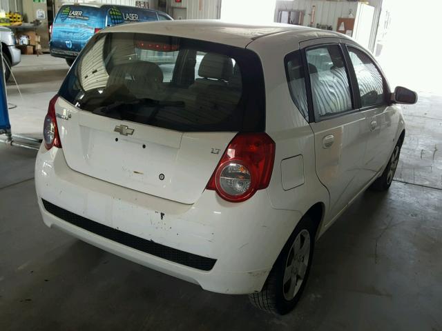 KL1TD66E89B671612 - 2009 CHEVROLET AVEO LS WHITE photo 4
