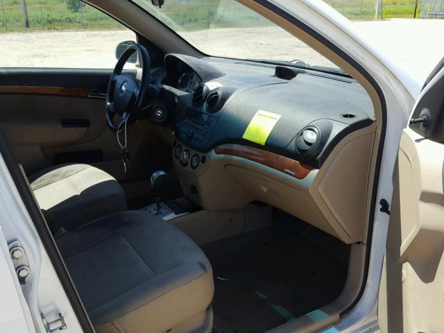 KL1TD66E89B671612 - 2009 CHEVROLET AVEO LS WHITE photo 5