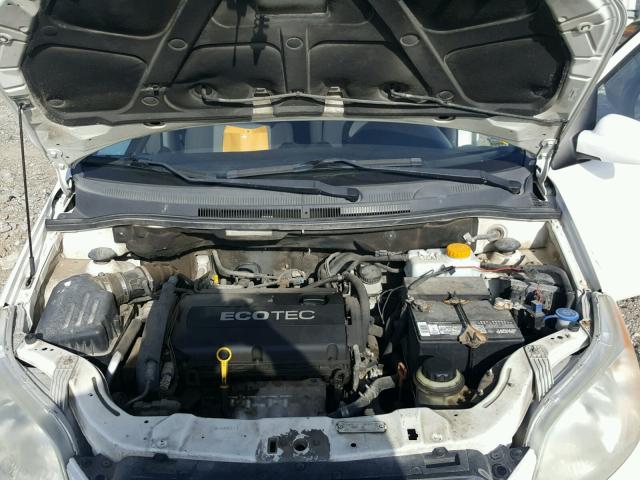 KL1TD66E29B602060 - 2009 CHEVROLET AVEO LS WHITE photo 7