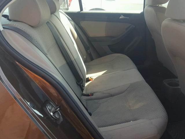 3VW2K7AJ0CM328780 - 2012 VOLKSWAGEN JETTA BASE 棕色 照片 6