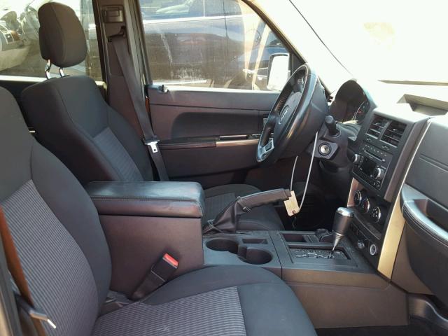 1J4PN3GK8AW169619 - 2010 JEEP LIBERTY RE GREEN photo 5