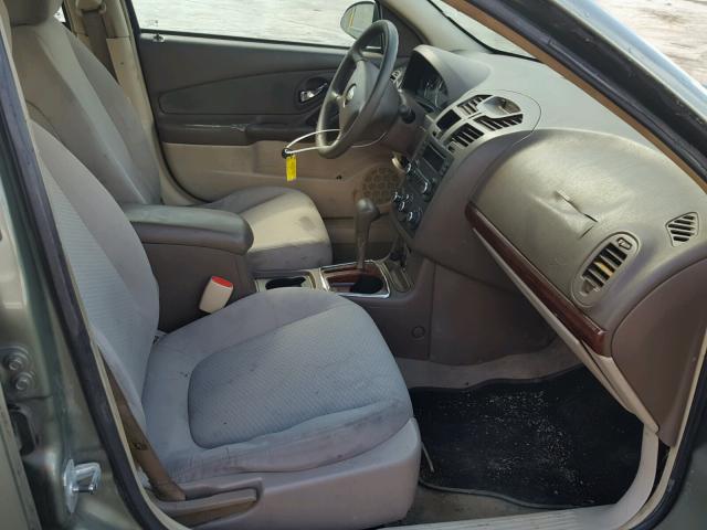 1G1ZS51F56F145244 - 2006 CHEVROLET MALIBU LS GREEN photo 5