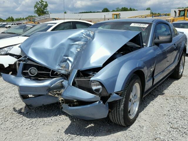 1ZVFT80N775369542 - 2007 FORD MUSTANG BLUE photo 2