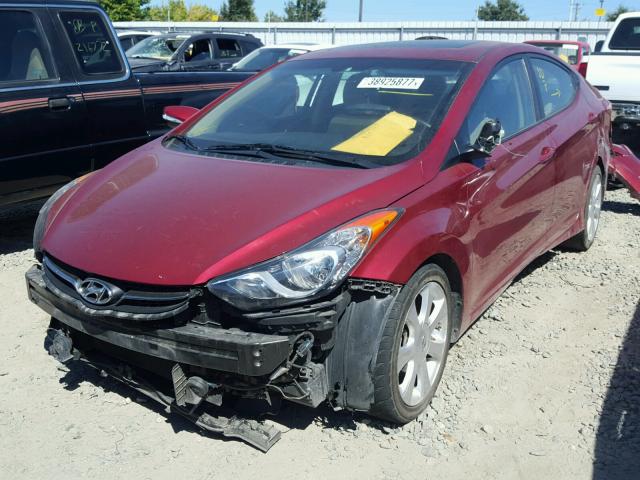 5NPDH4AEXDH282748 - 2013 HYUNDAI ELANTRA RED photo 2