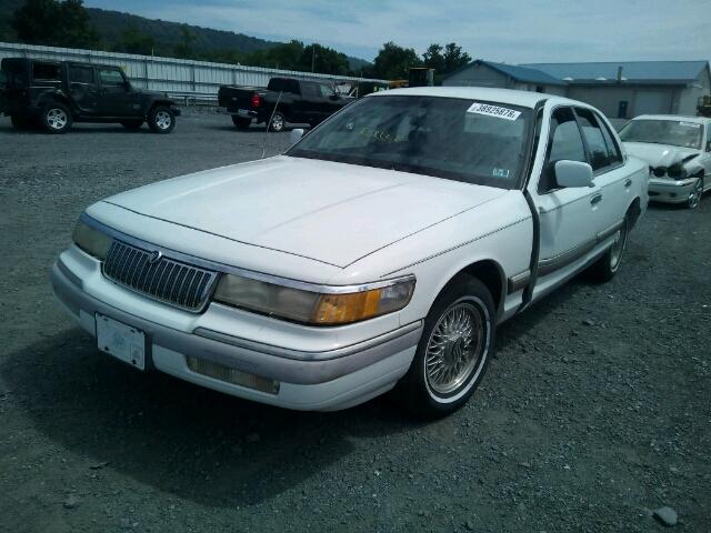 2MECM75W9NX635328 - 1992 MERCURY GR MARQUIS WHITE photo 2