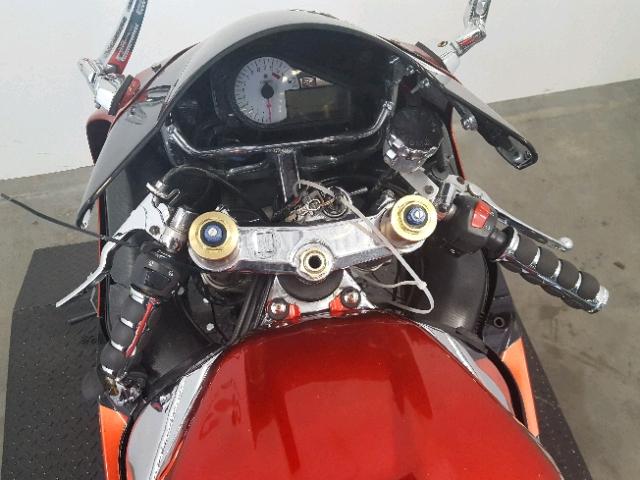 JS1GT74A812102549 - 2001 SUZUKI GSX-R1000 RED photo 8