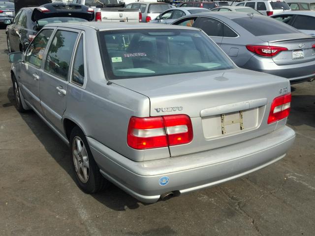 YV1LS5574W1522699 - 1998 VOLVO S70 SILVER photo 3