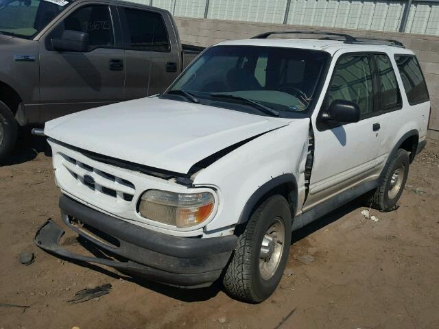 1FMYU22X3WUC94620 - 1998 FORD EXPLORER WHITE photo 2