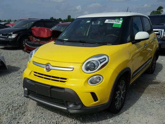 ZFBCFADH2EZ003568 - 2014 FIAT 500L TREKK YELLOW photo 2