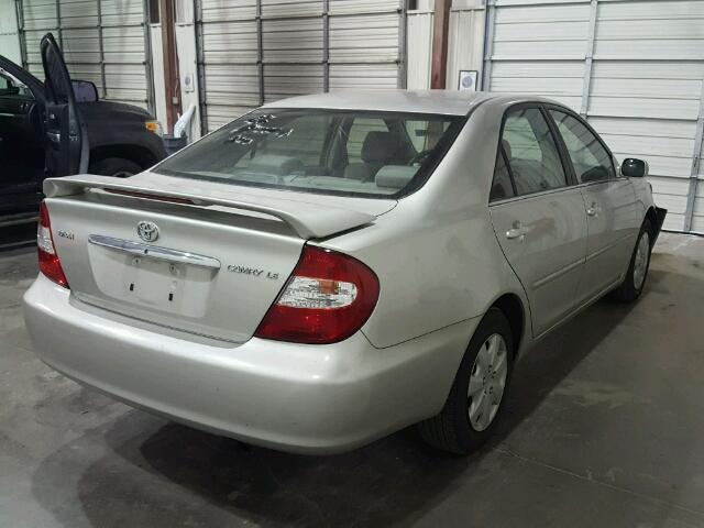 JTDBE32K940276659 - 2004 TOYOTA CAMRY LE SILVER photo 4