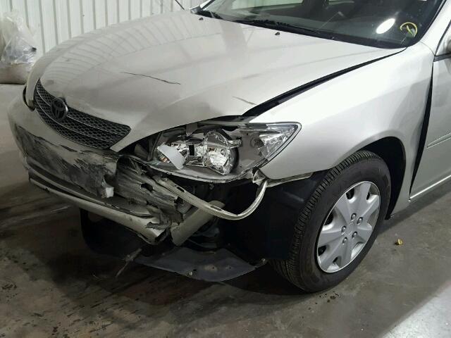 JTDBE32K940276659 - 2004 TOYOTA CAMRY LE SILVER photo 9