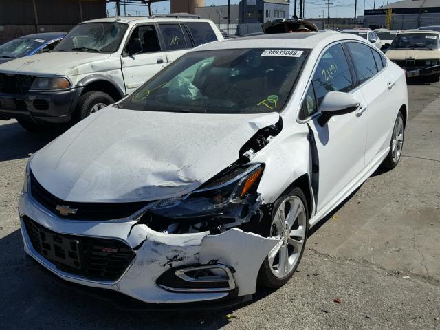 1G1BF5SM5H7136284 - 2017 CHEVROLET CRUZE PREM WHITE photo 2