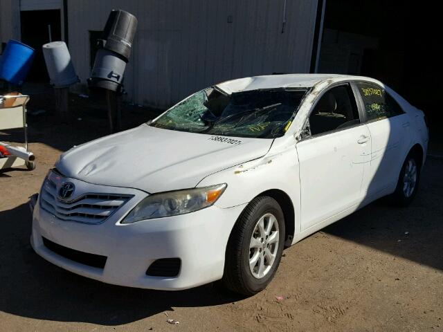 4T1BF3EK0BU631406 - 2011 TOYOTA CAMRY BASE WHITE photo 2