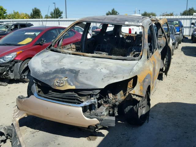 5TDKK3DC9ES494078 - 2014 TOYOTA SIENNA LE BURN photo 2