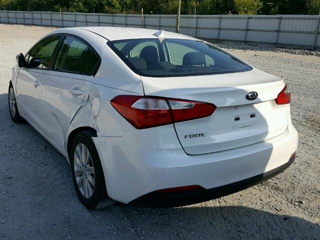 KNAFX4A69F5384708 - 2015 KIA FORTE LX WHITE photo 3