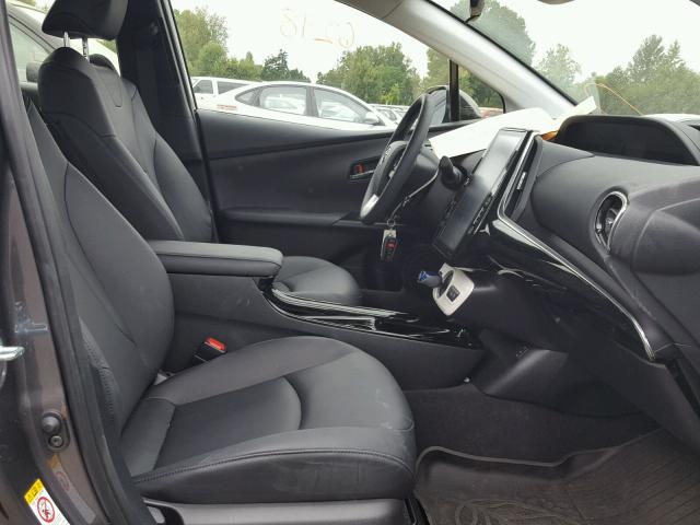 JTDKARFP1H3026390 - 2017 TOYOTA PRIUS PRIM 灰色 照片 5