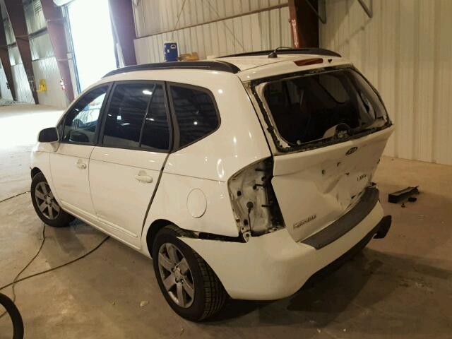 KNAFG526087138268 - 2008 KIA RONDO LX WHITE photo 3