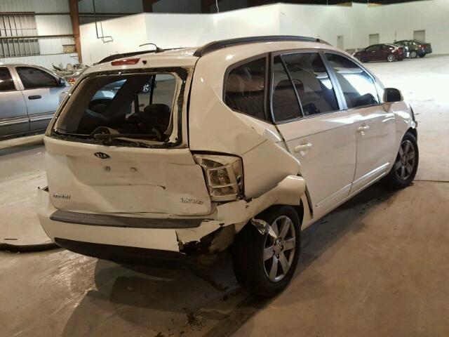 KNAFG526087138268 - 2008 KIA RONDO LX WHITE photo 4