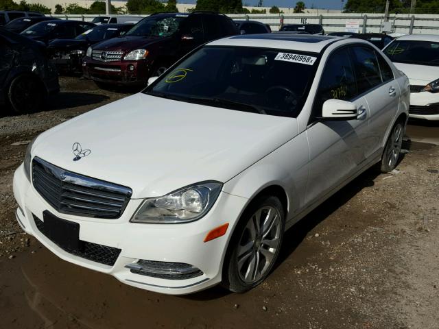 WDDGF4HB0ER306604 - 2014 MERCEDES-BENZ C250 WHITE photo 2