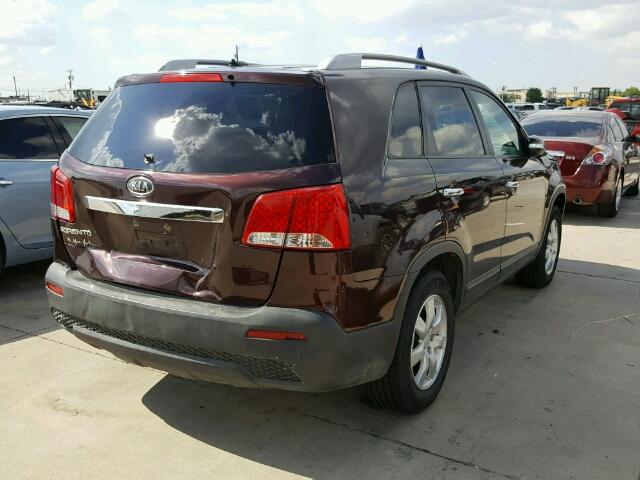 5XYKT4A29BG135210 - 2011 KIA SORENTO BA PURPLE photo 4