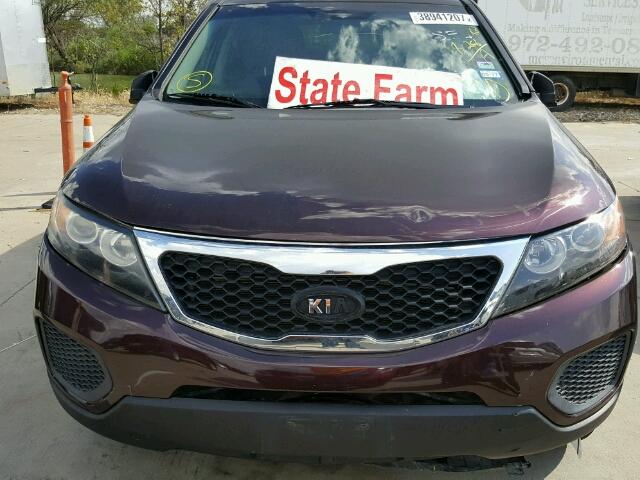 5XYKT4A29BG135210 - 2011 KIA SORENTO BA PURPLE photo 7