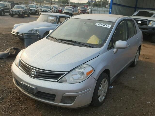 3N1BC1AP8AL430318 - 2010 NISSAN VERSA S GRAY photo 2