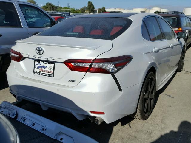 4T1B61HK0JU082000 - 2018 TOYOTA CAMRY XSE WHITE photo 4