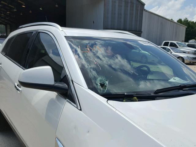 3GYFNDE32DS641228 - 2013 CADILLAC SRX PERFOR 白色 照片 9