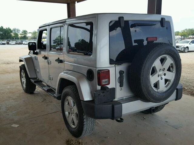 1J4BA5H13BL514999 - 2011 JEEP WRANGLER U SILVER photo 3