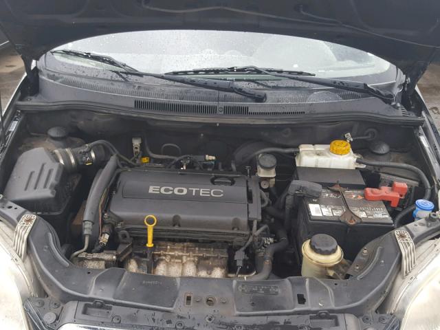 KL1TD66E49B333639 - 2009 CHEVROLET AVEO LS BLACK photo 7