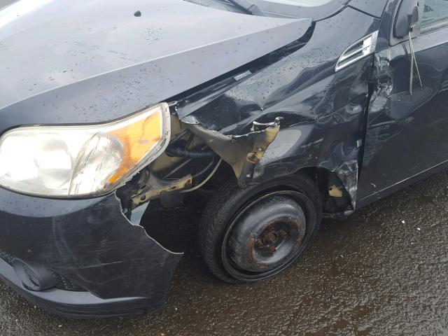 KL1TD66E49B333639 - 2009 CHEVROLET AVEO LS BLACK photo 9