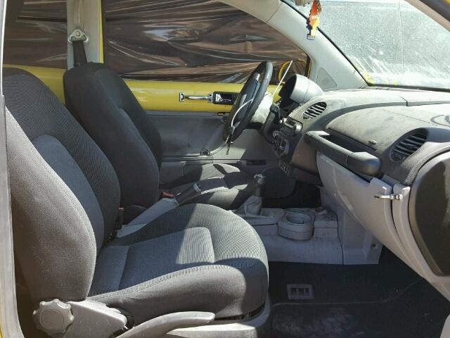 3VWBK21C03M406611 - 2003 VOLKSWAGEN NEW BEETLE 黄色 照片 5