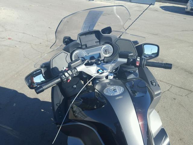 WB10A1305FZ19177 - 2015 BMW R1200 RT BLACK photo 5