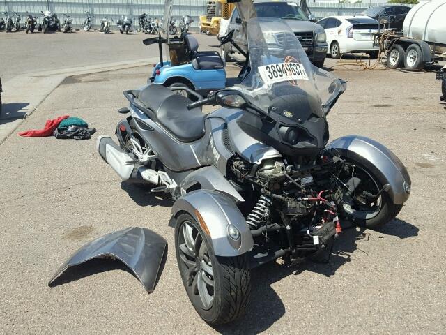 2BXNABC17DV000762 - 2013 CAN-AM SPYDER ROA SILVER photo 1