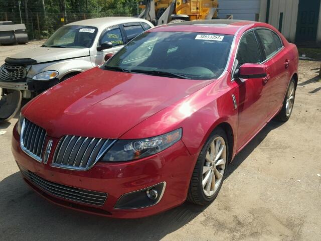 1LNHL9FT1CG804590 - 2012 LINCOLN MKS RED photo 2