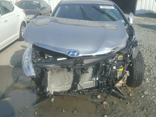 KMHEC4A40DA095791 - 2013 HYUNDAI SONATA HYB SILVER photo 9