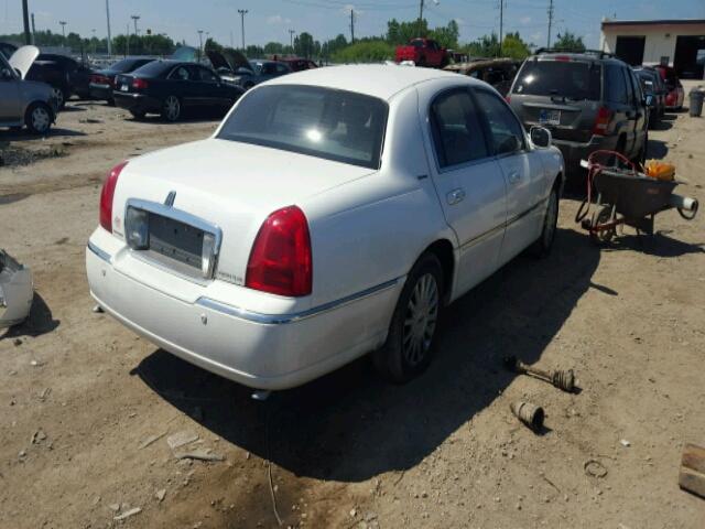 1LNHM81W45Y658479 - 2005 LINCOLN TOWN CAR S WHITE photo 4