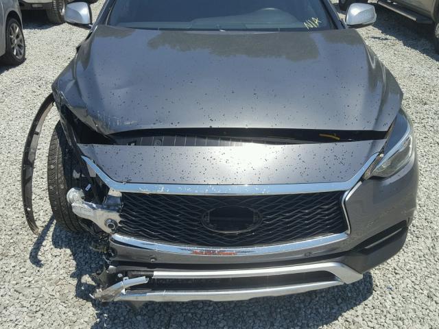 SJKCH5CR0HA019051 - 2017 INFINITI QX30 BASE GRAY photo 7