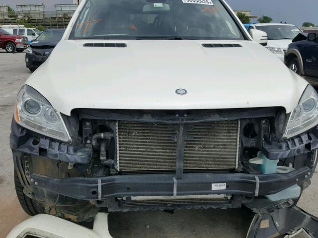 4JGDA7DB9CA049758 - 2012 MERCEDES-BENZ ML 550 4MA WHITE photo 9