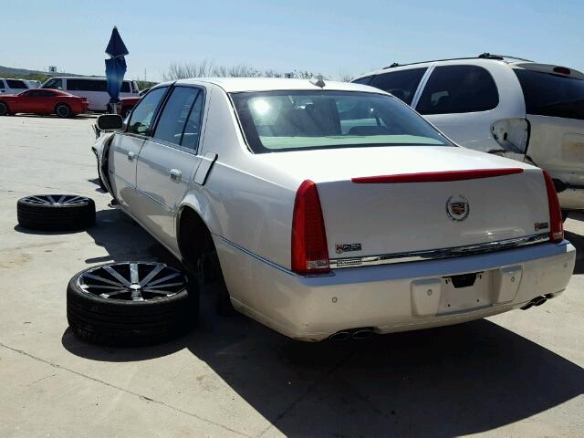 1G6KP5E95AU123640 - 2010 CADILLAC DTS PLATIN WHITE photo 3