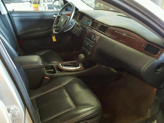 2G1WD58C469106629 - 2006 CHEVROLET IMPALA SUP 银色 照片 5