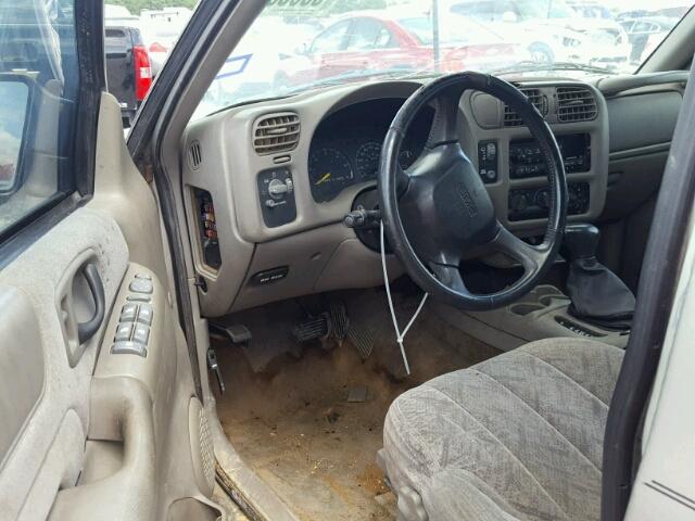 1GKCS13W4X2531881 - 1999 GMC JIMMY Світло-коричневий фото 9